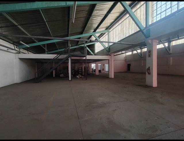 1,125M² WAREHOUSE TO LET IN STEELEDALE